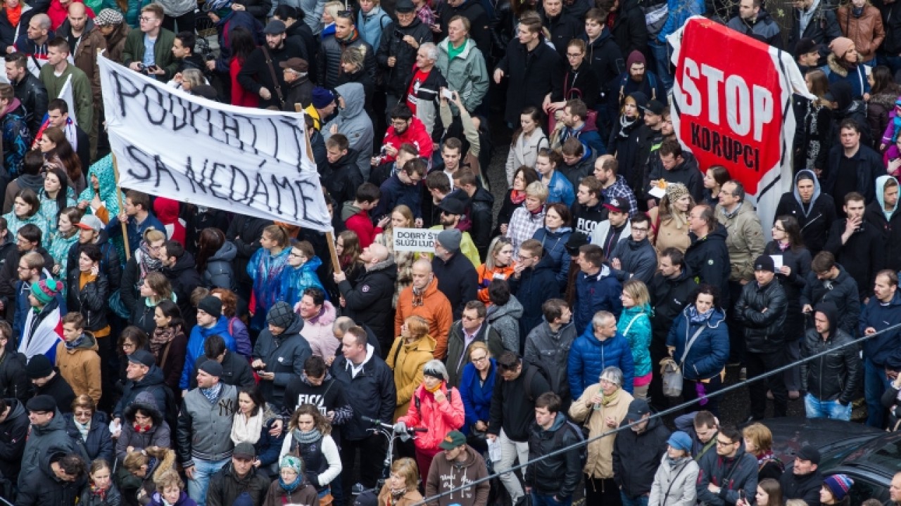 Выборы в словакии. Митинг в Словакии. Митинг в Братиславе. Митинги в Словении. Демонстрация в Словакии.